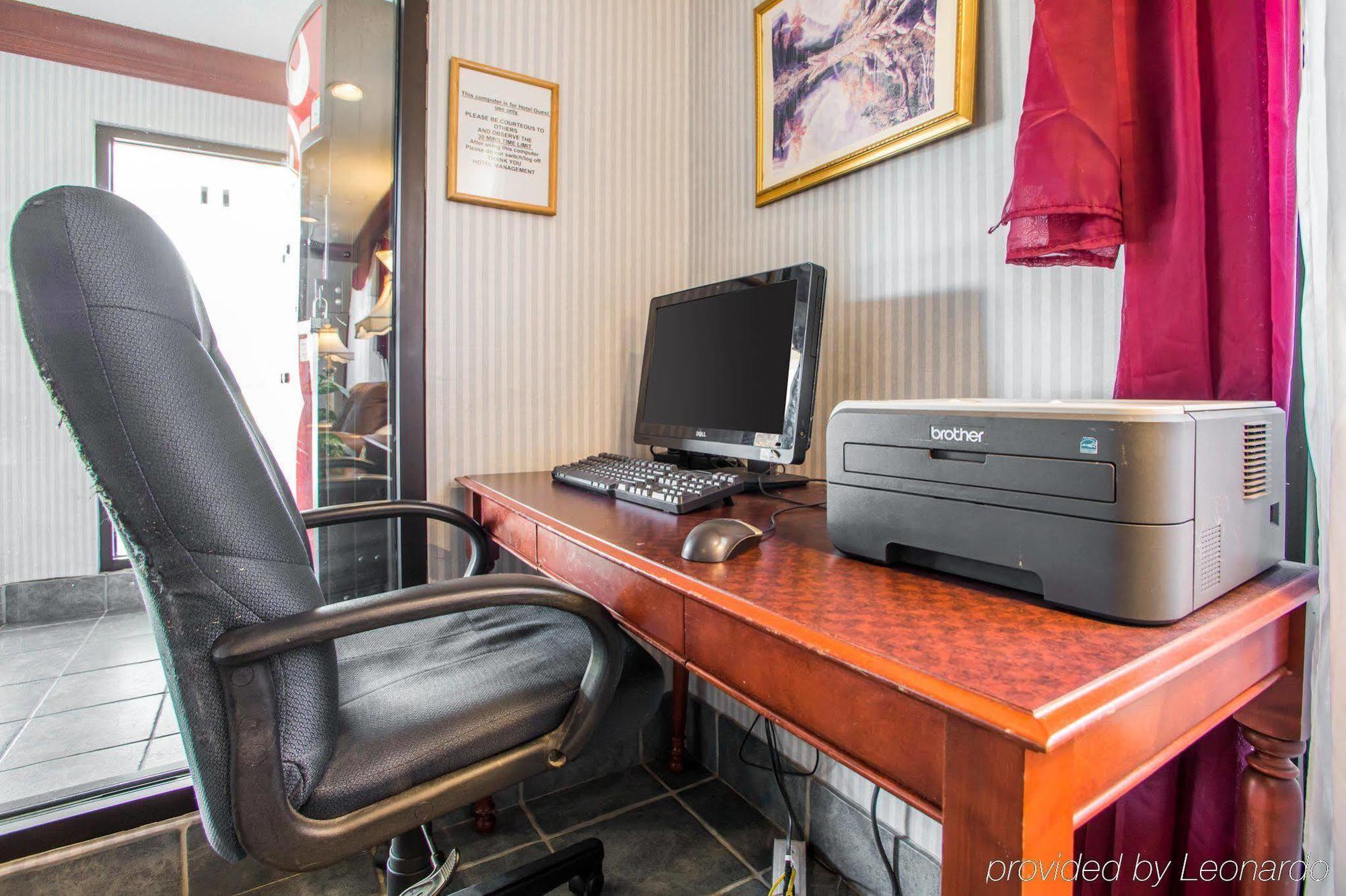 Hometowne Studios By Red Roof Egg Harbor-Atlantic City Airport Egg Harbor Township Esterno foto